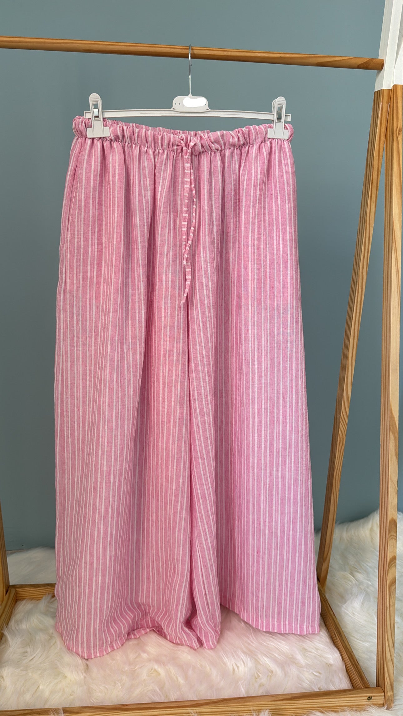 Pantalon Palazzo Chloé rose sur cintre